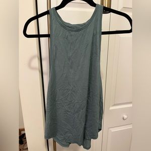 Lululemon tank size 2